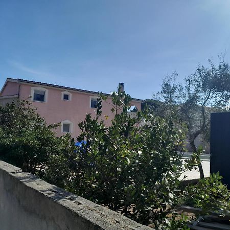 Caliente Apartments Vir A Exterior foto
